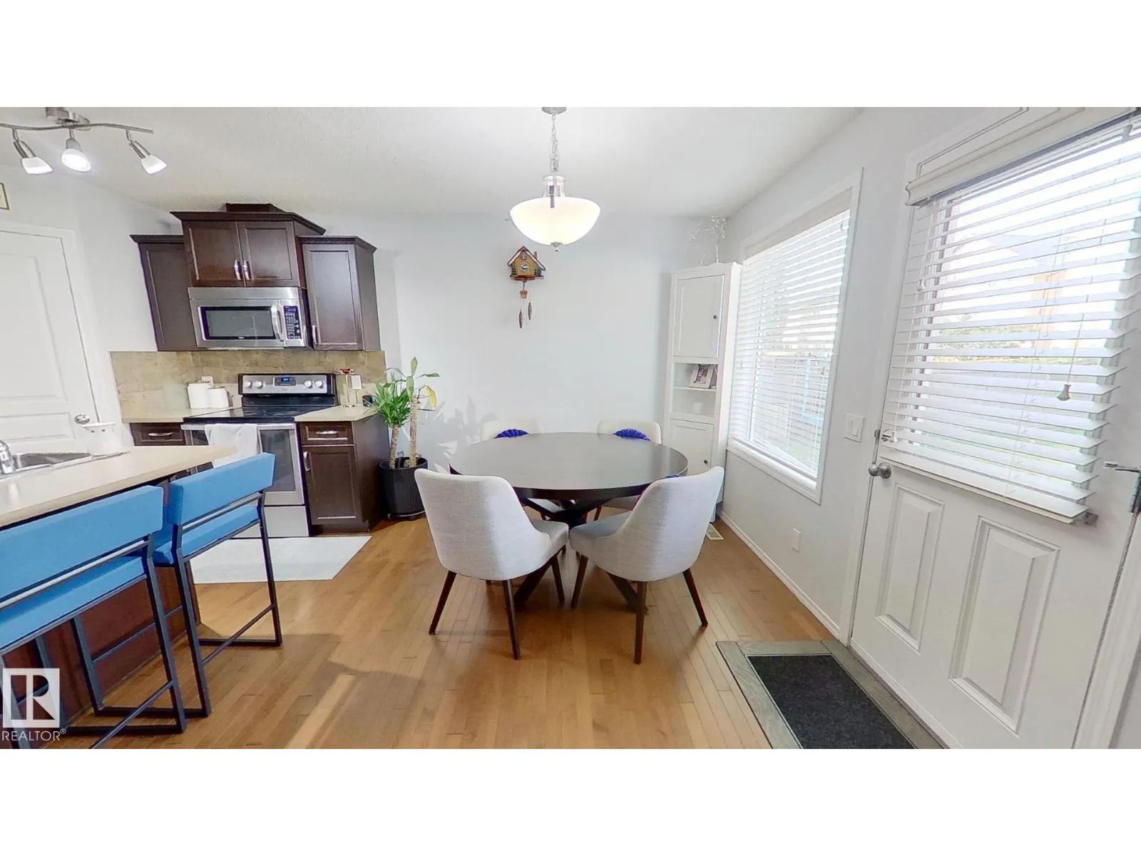 16736 53 ST NW