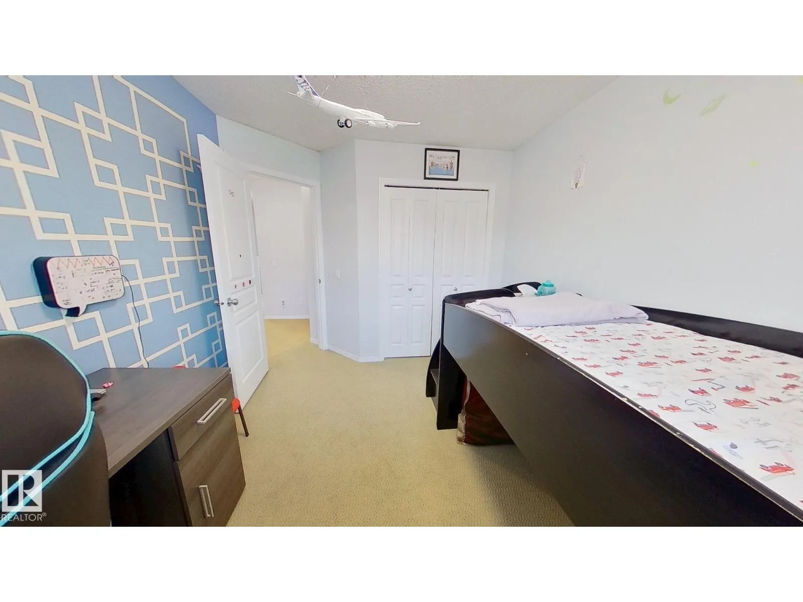 16736 53 ST NW