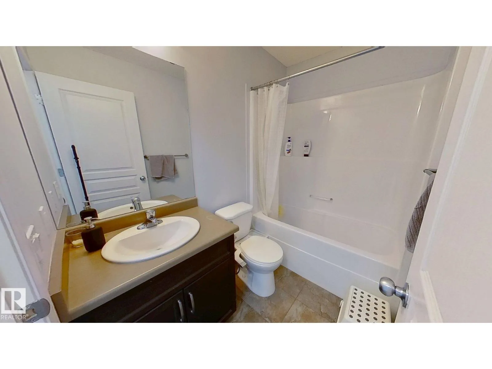 16736 53 ST NW