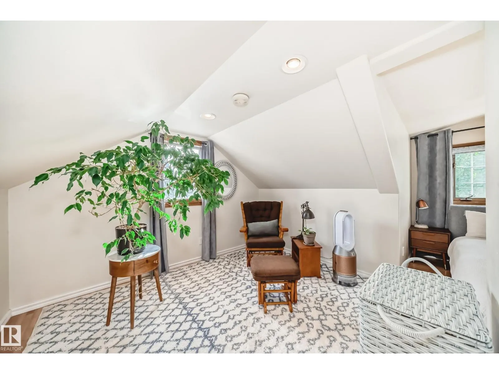 10445 147 ST NW