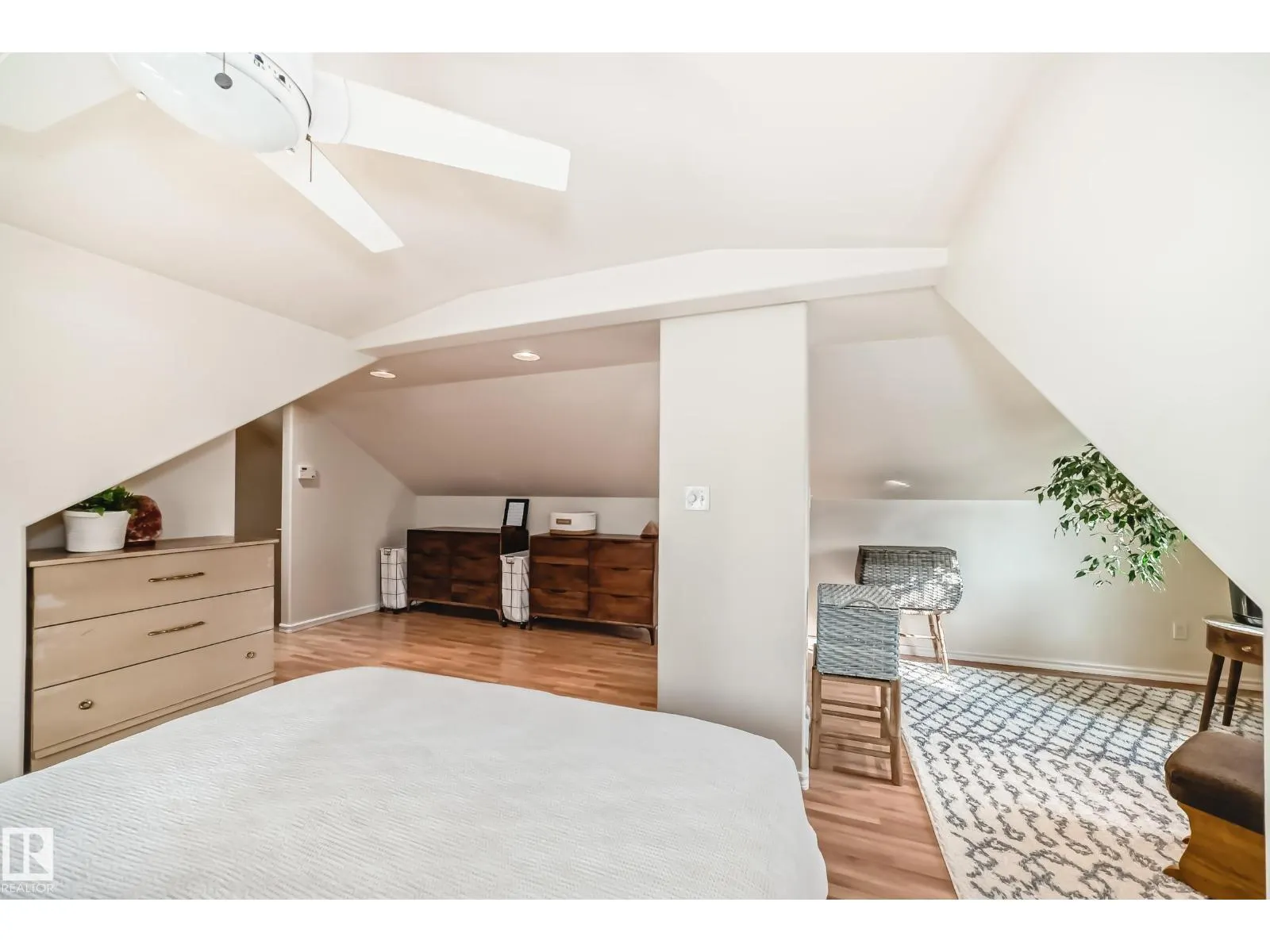 10445 147 ST NW