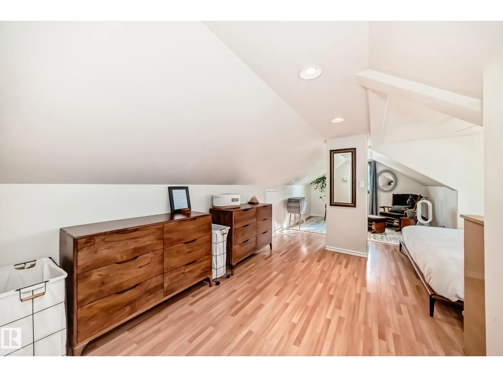 10445 147 ST NW