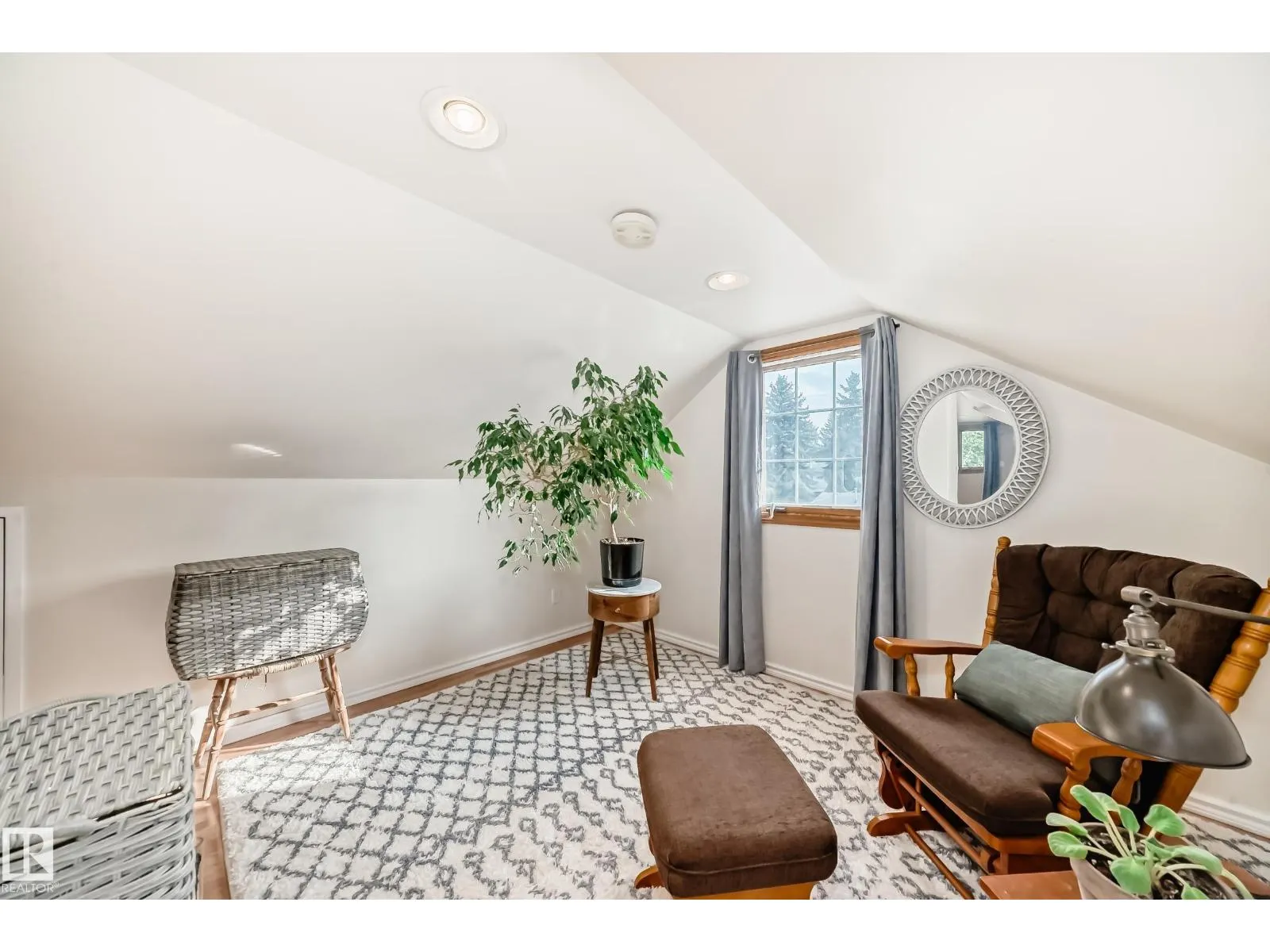 10445 147 ST NW