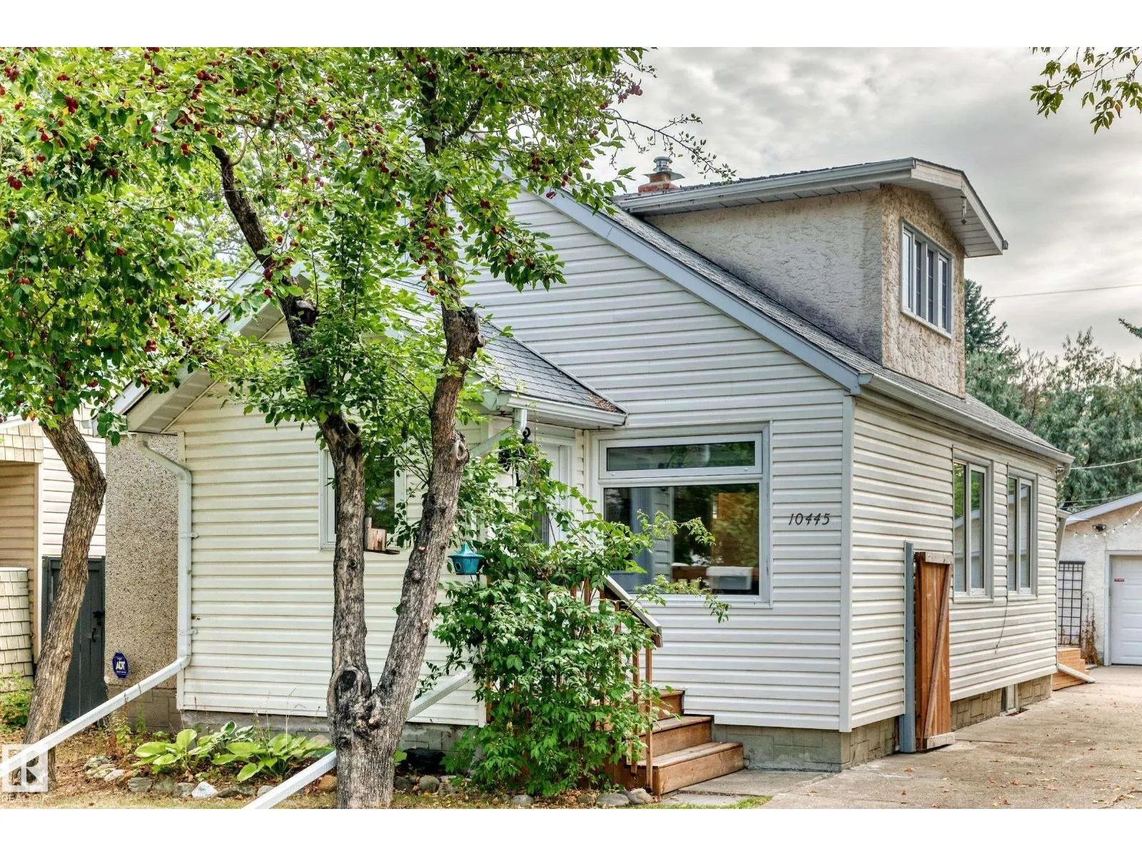 10445 147 ST NW