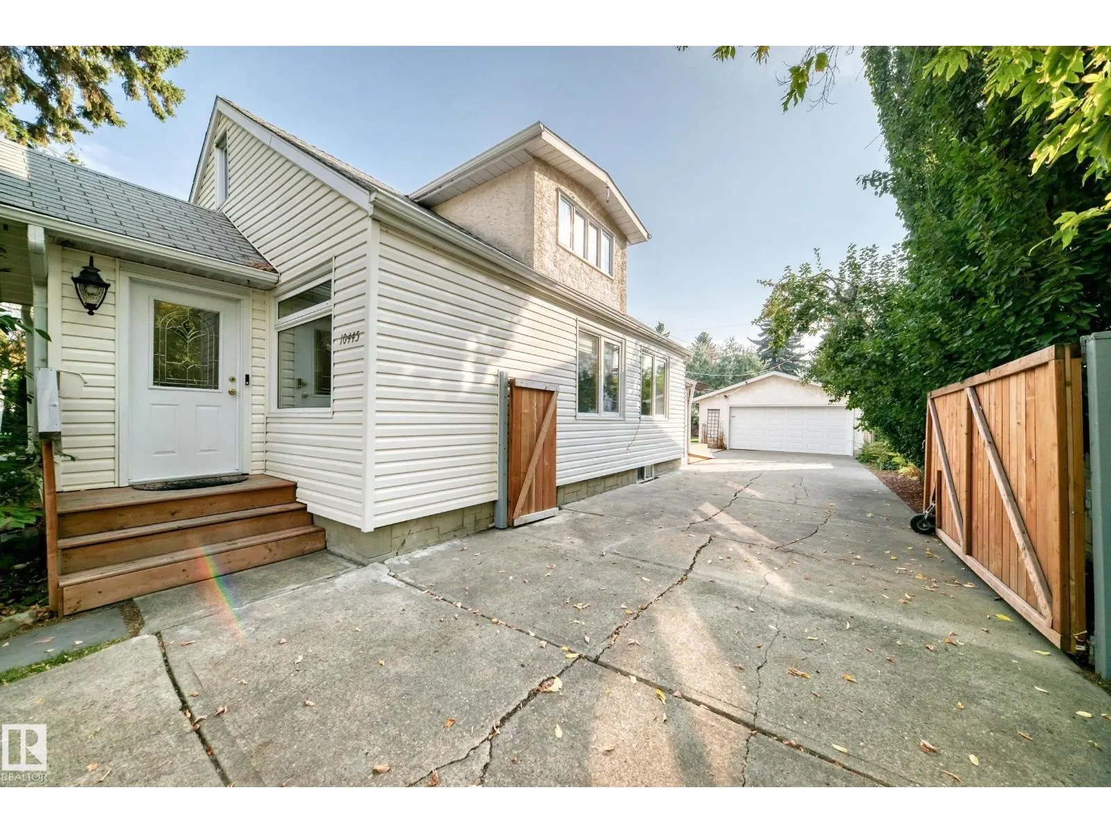 10445 147 ST NW