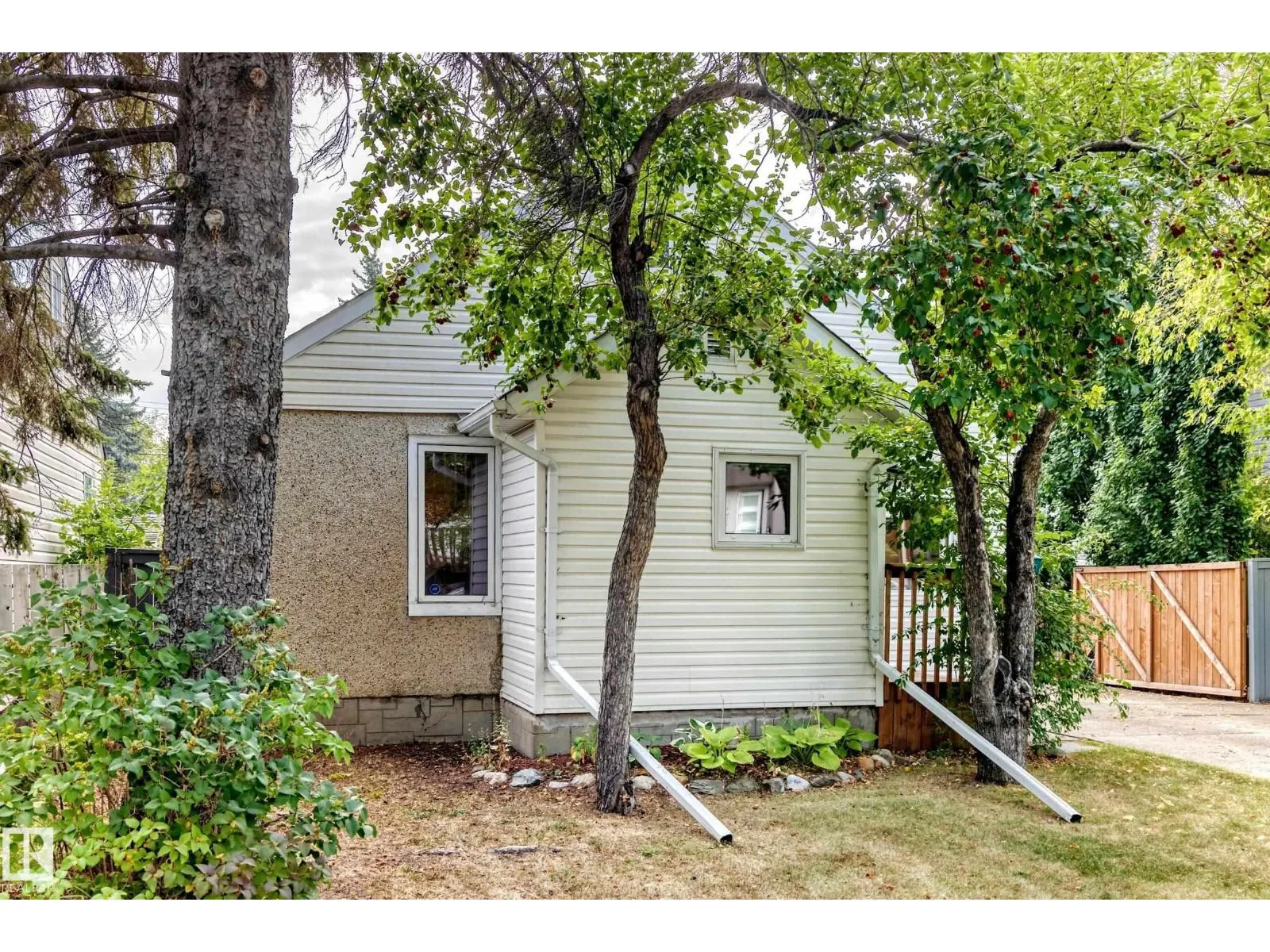 10445 147 ST NW