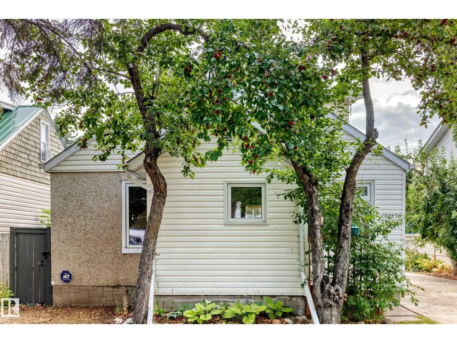 10445 147 ST NW