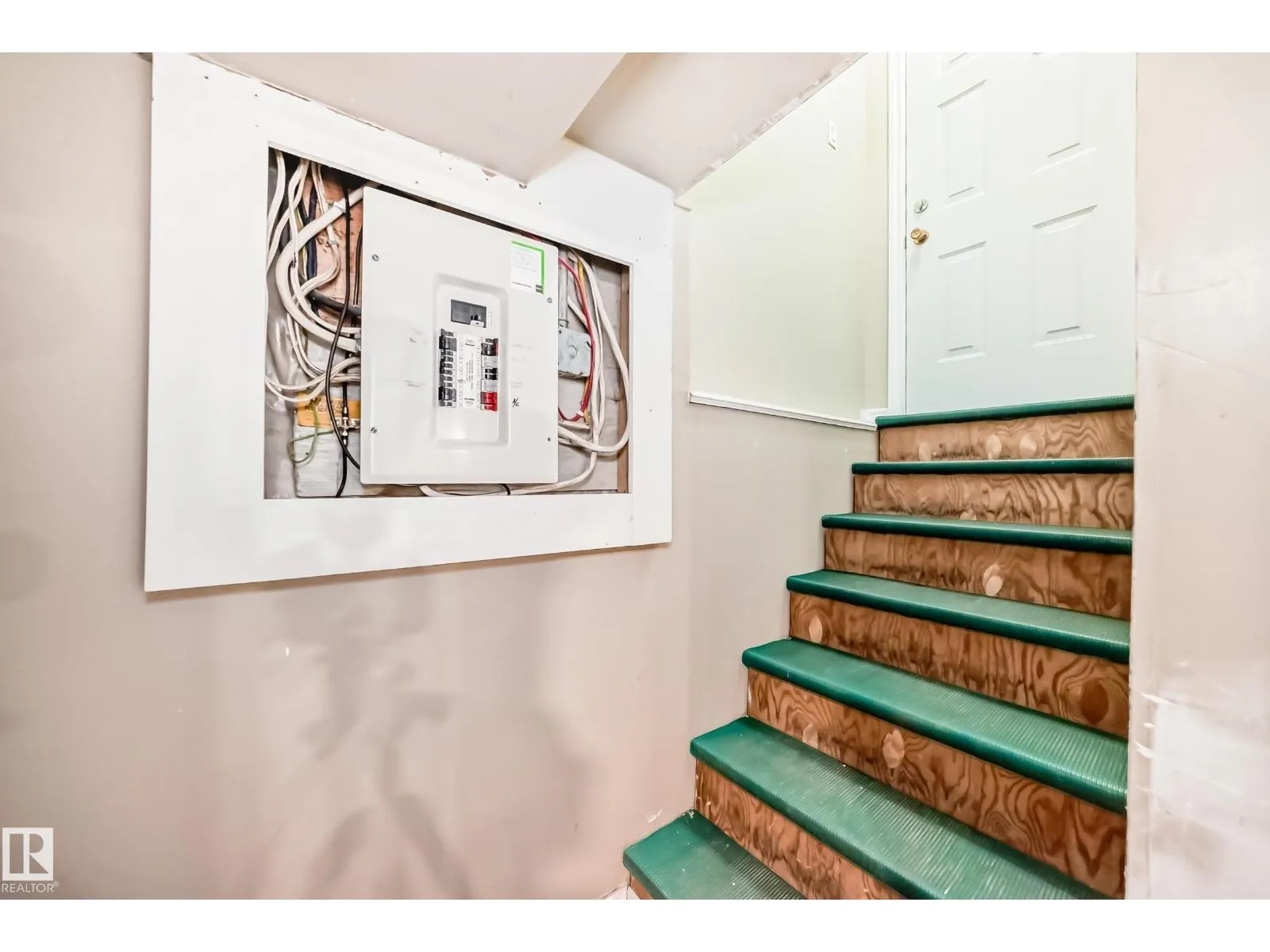10445 147 ST NW