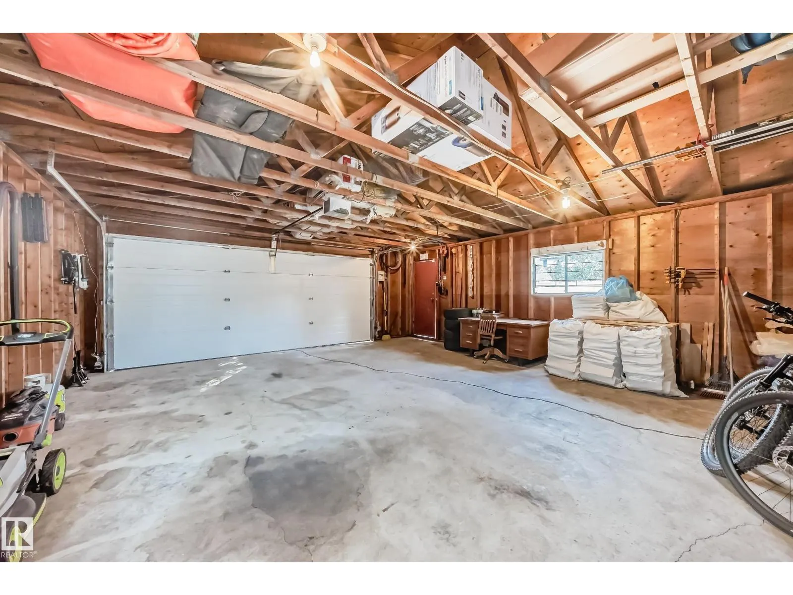 10445 147 ST NW