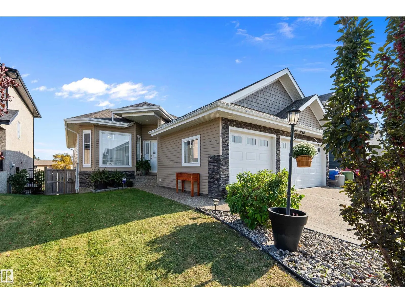 137 CYPRESS DR