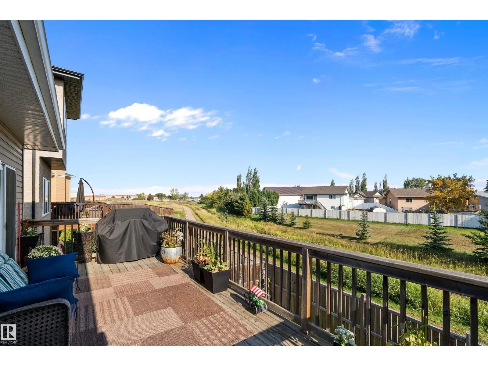 137 CYPRESS DR