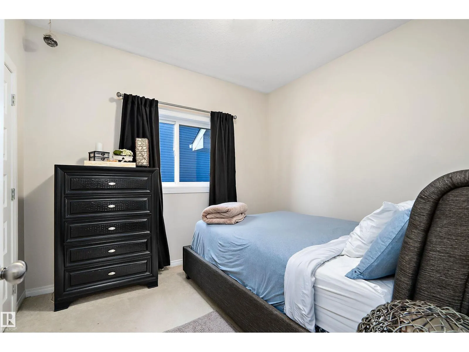 137 CYPRESS DR
