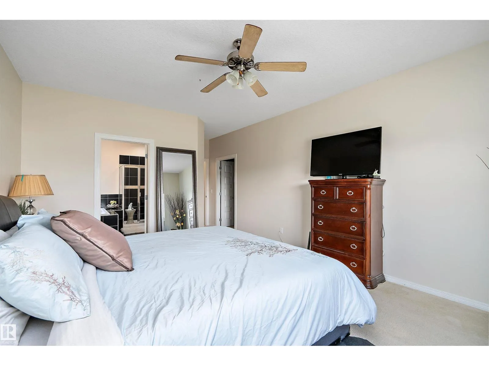 137 CYPRESS DR
