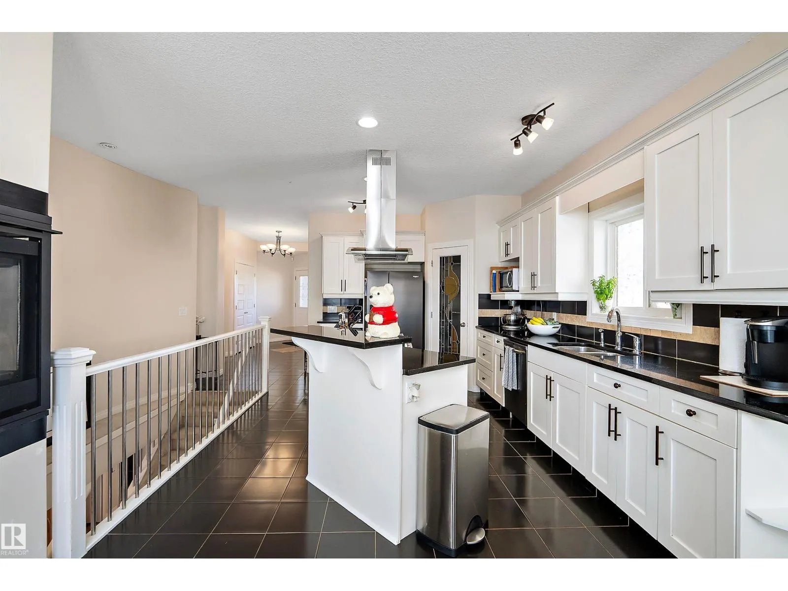 137 CYPRESS DR