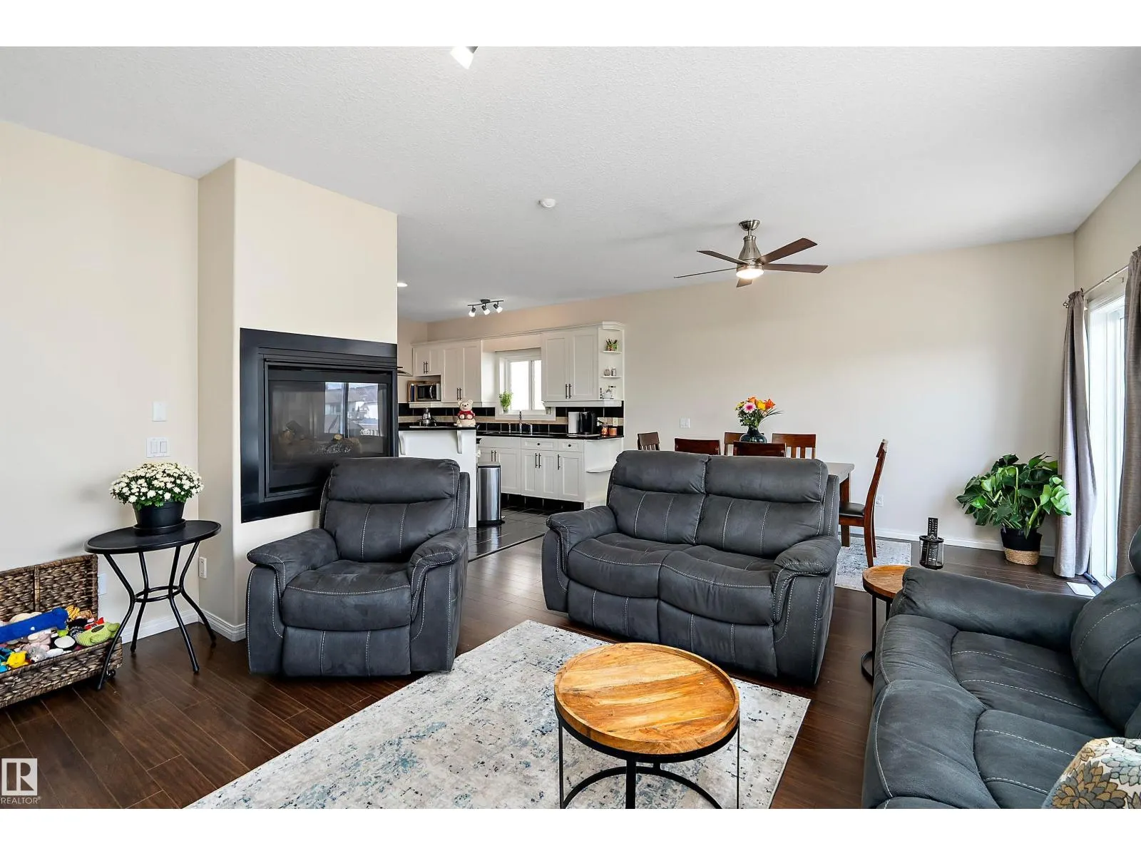 137 CYPRESS DR