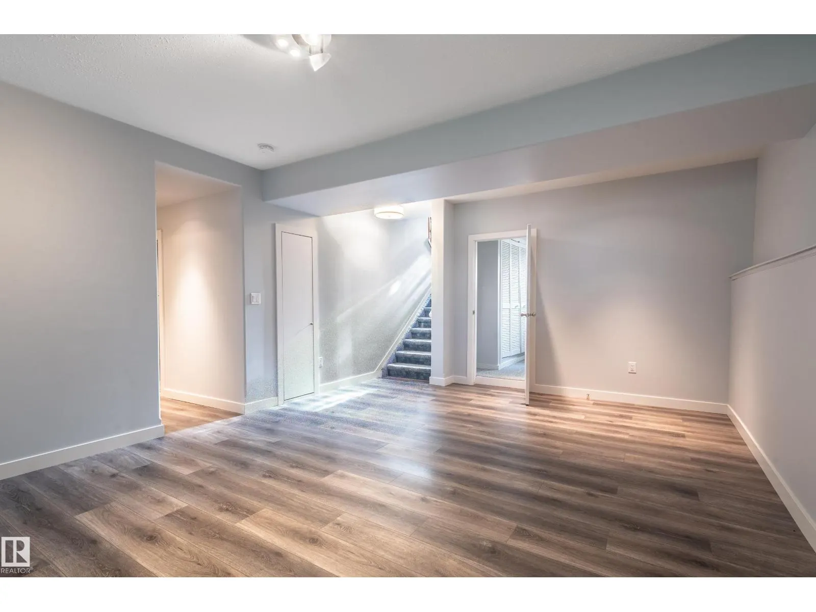 47 Westview DR