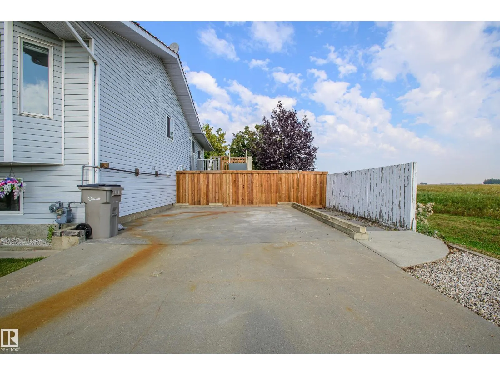 47 Westview DR