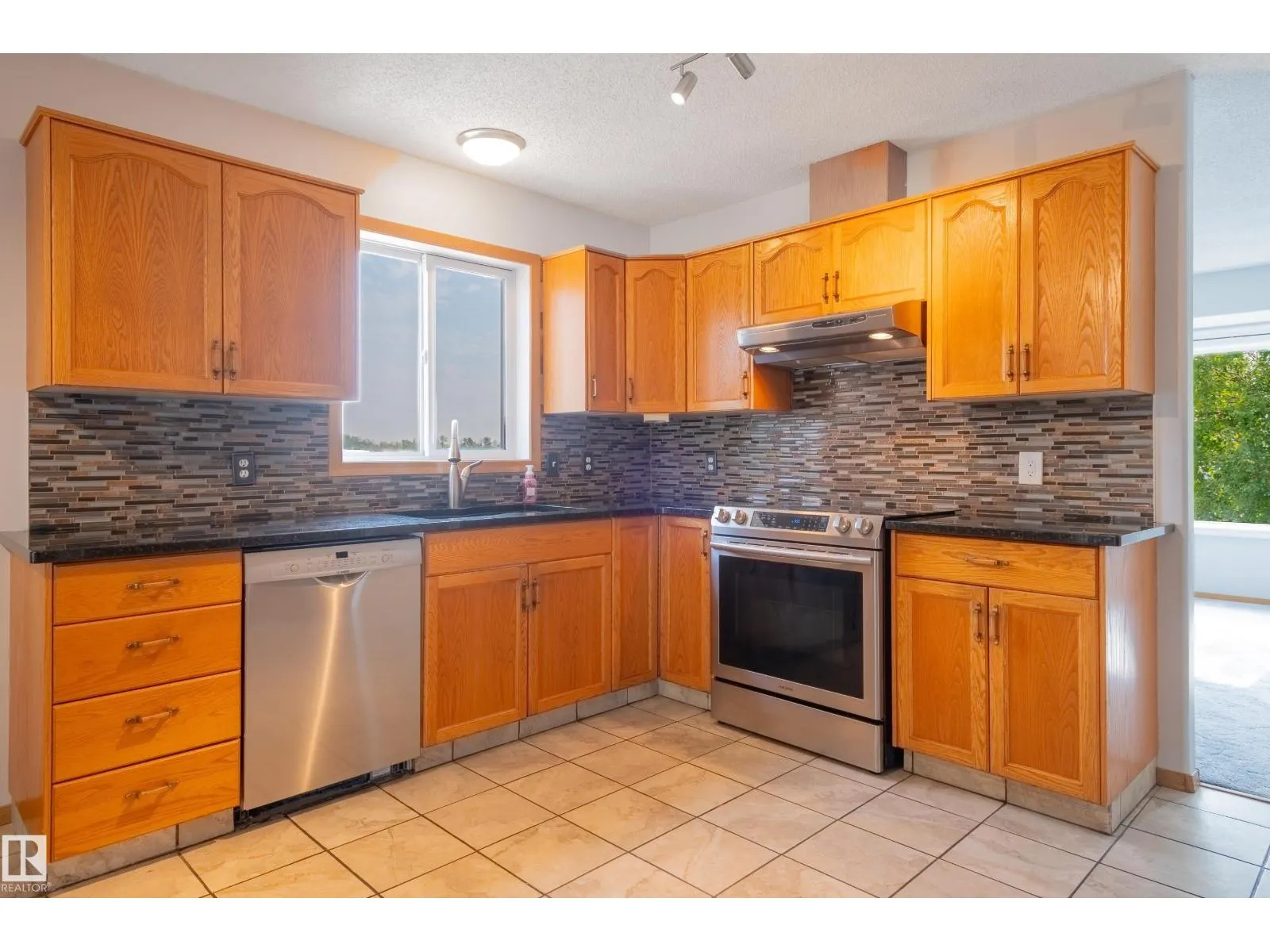 47 Westview DR