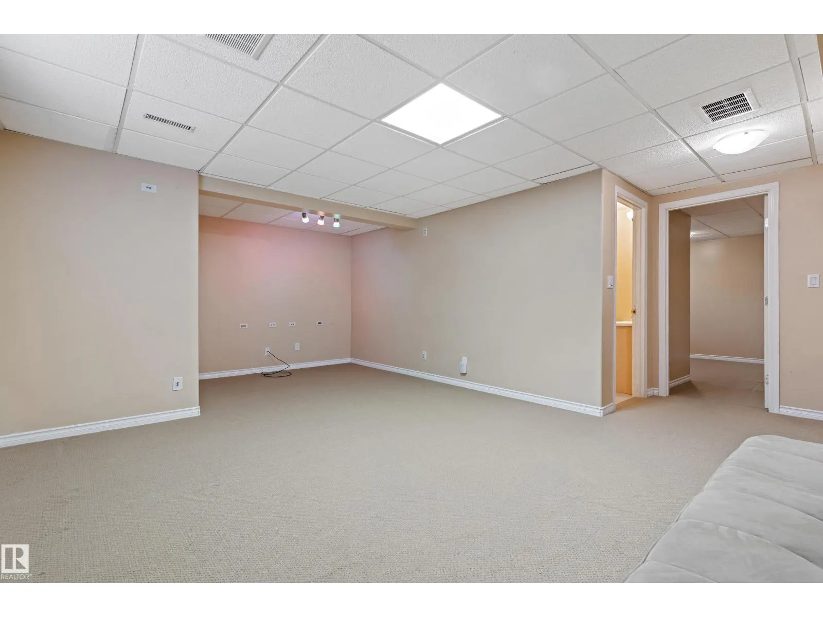 20432 50 AV NW