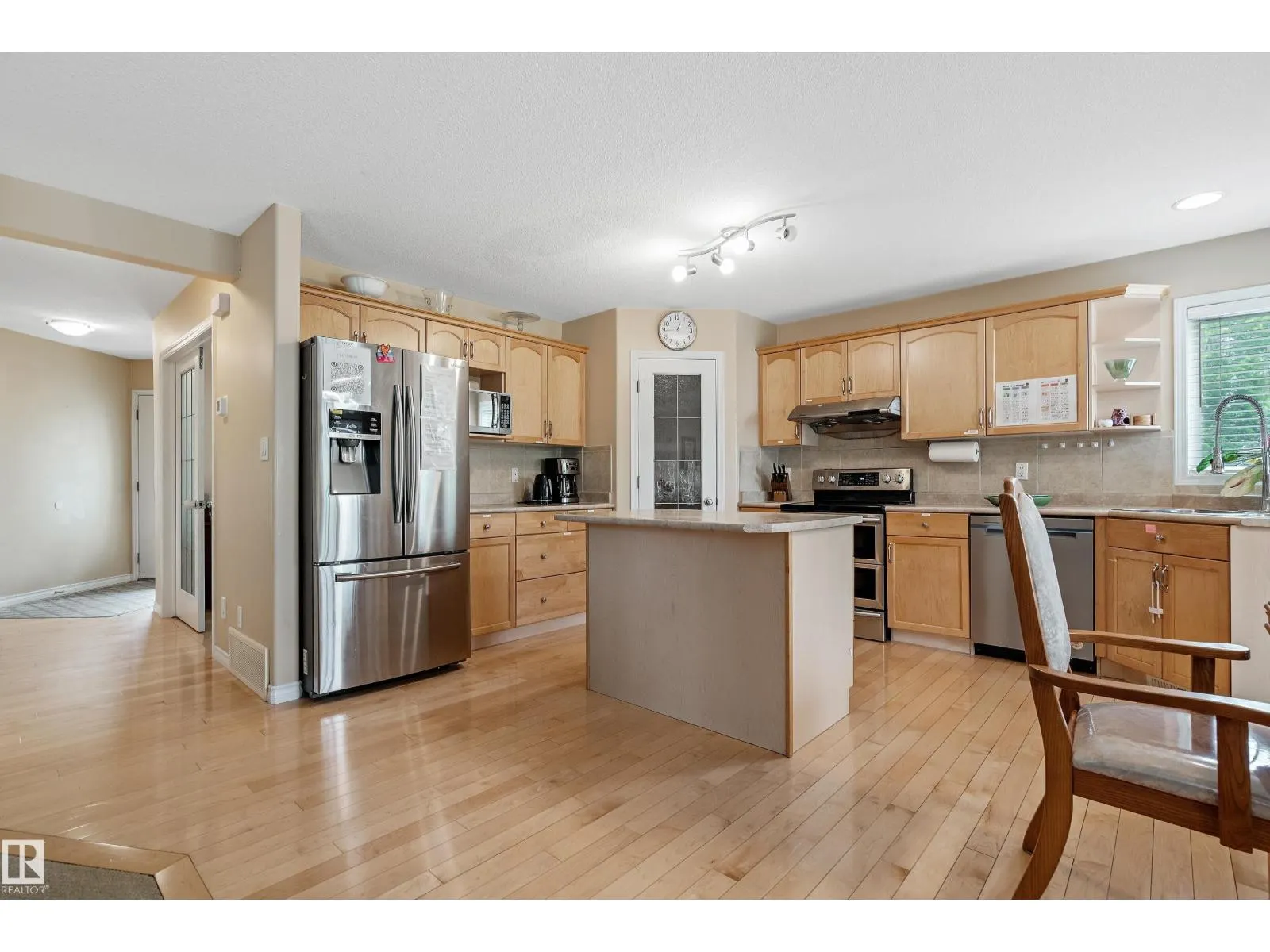20432 50 AV NW