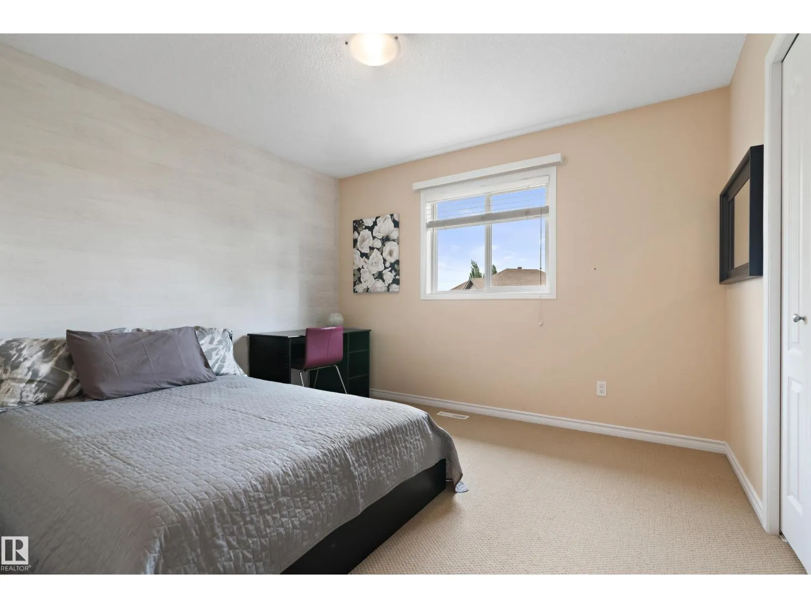 20432 50 AV NW