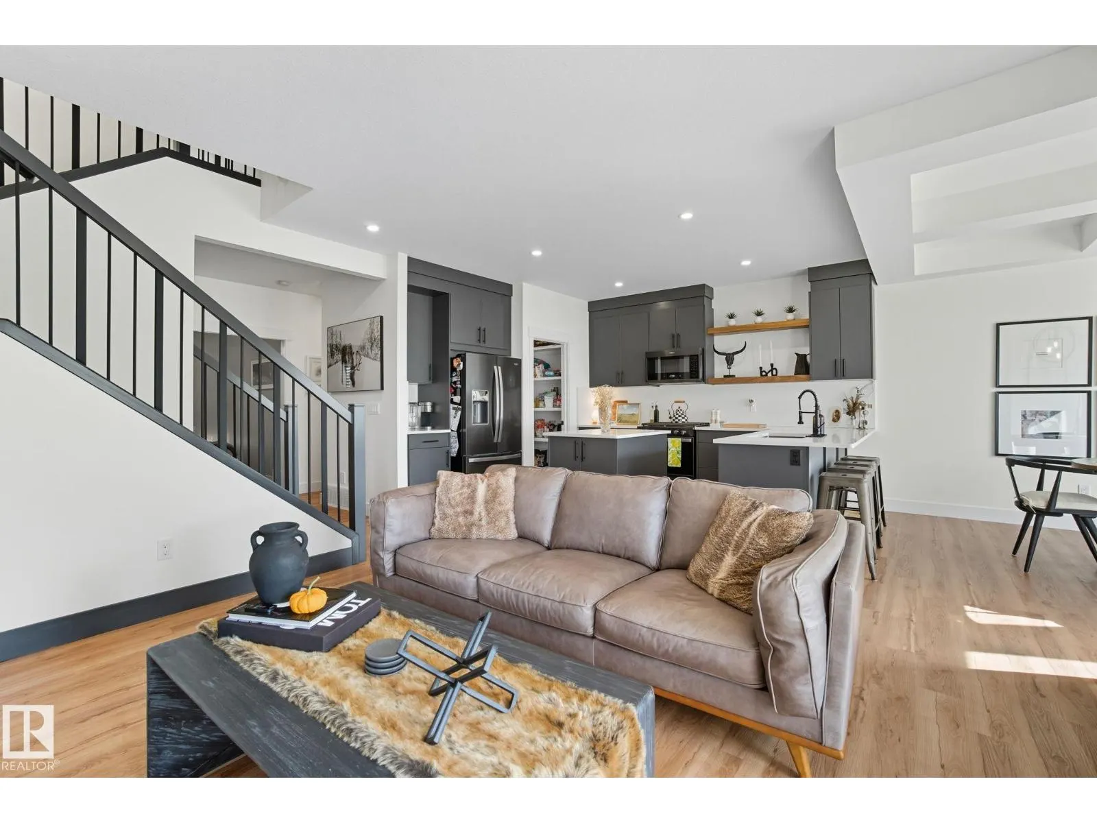 141 Dansereau WY