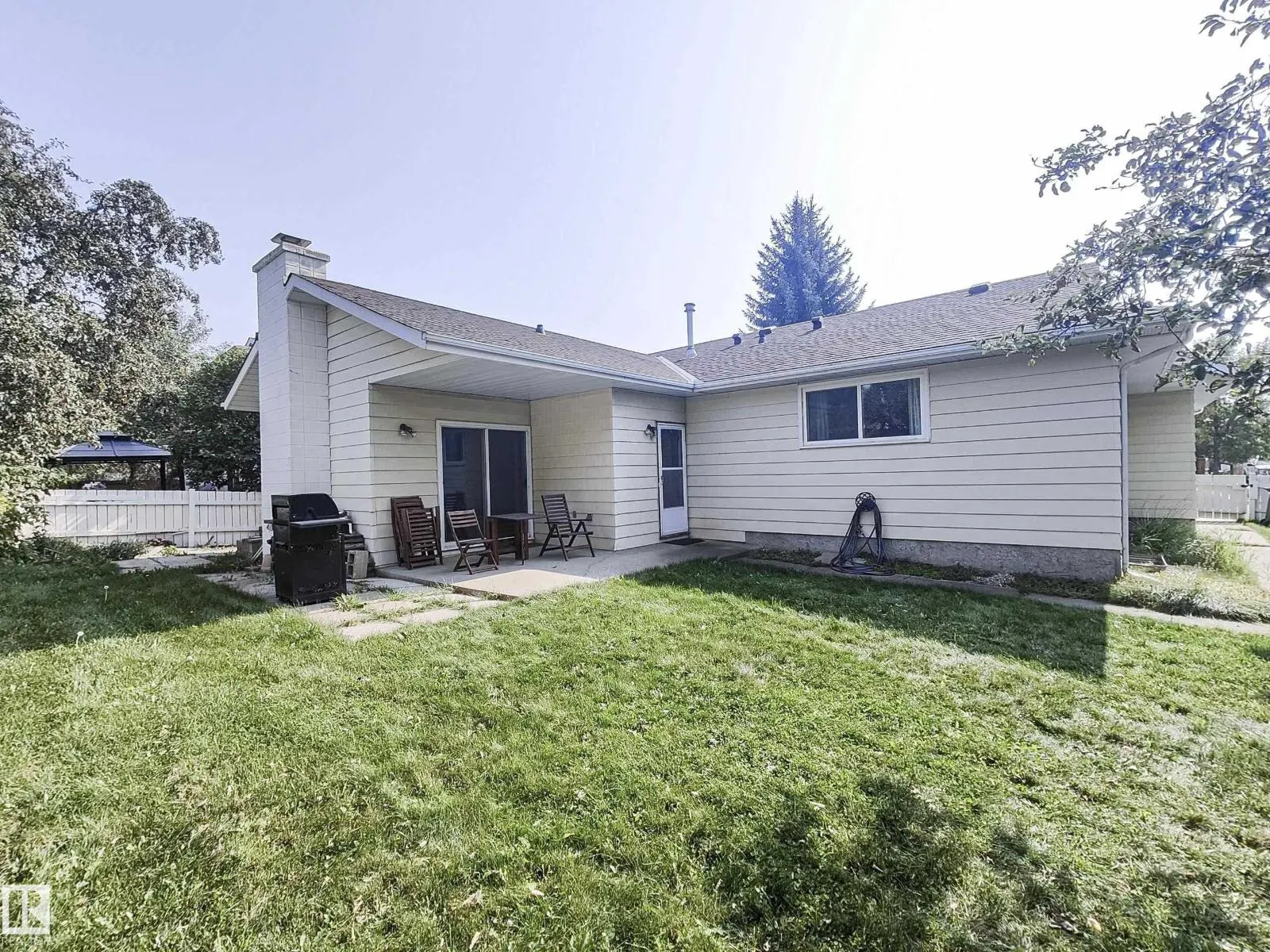 10420 18 AV NW