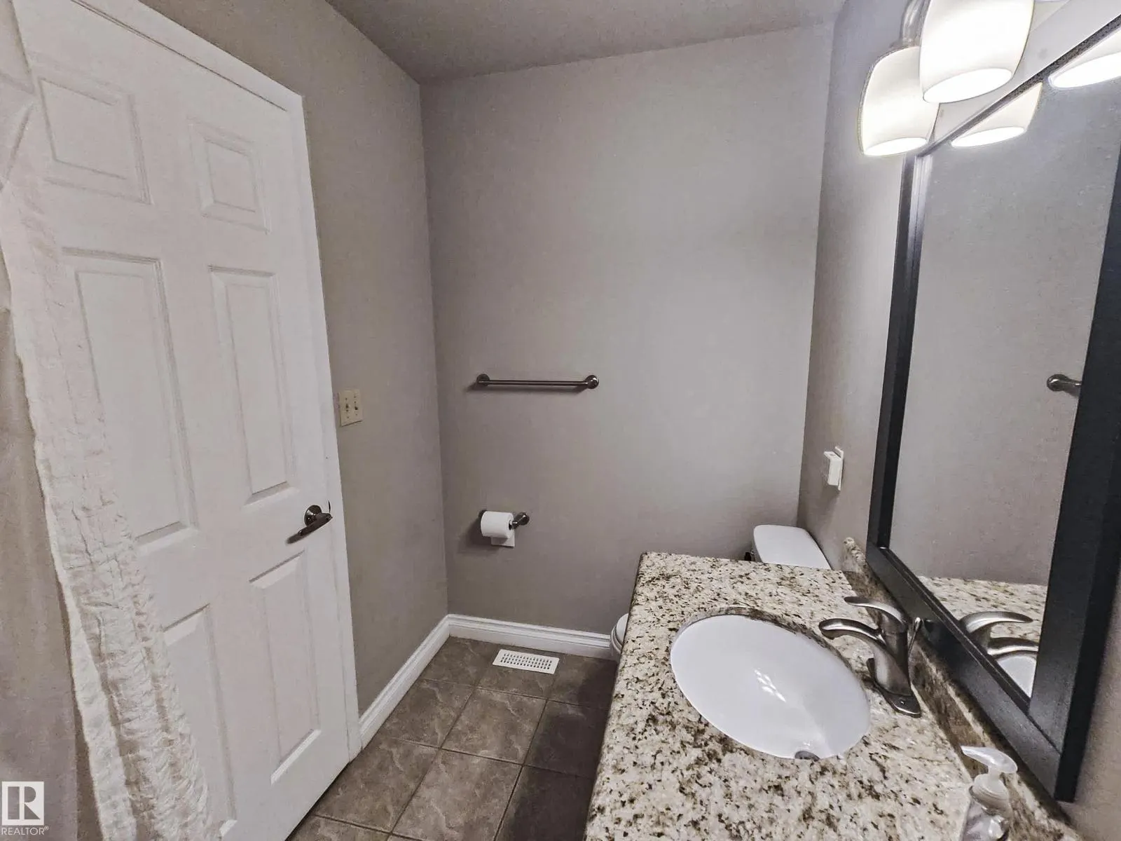 10420 18 AV NW