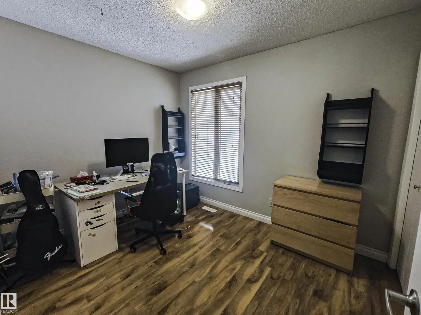 10420 18 AV NW