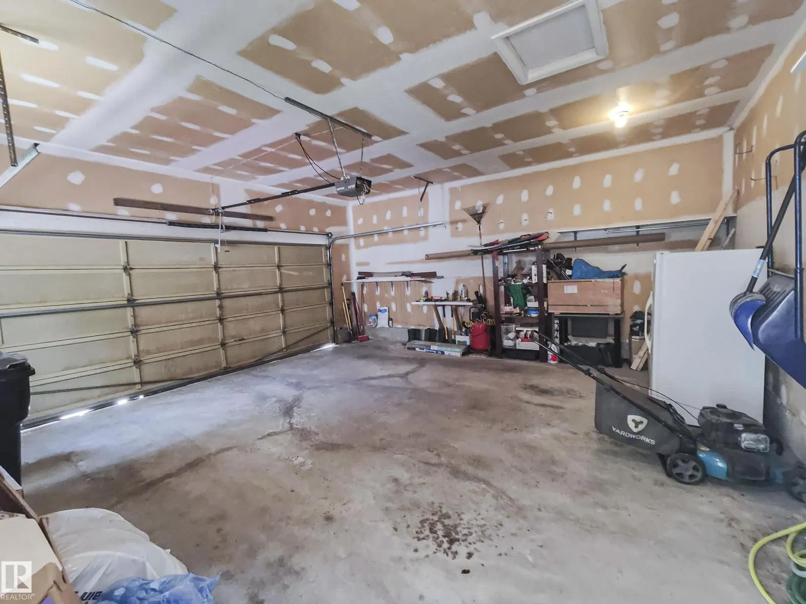 10420 18 AV NW