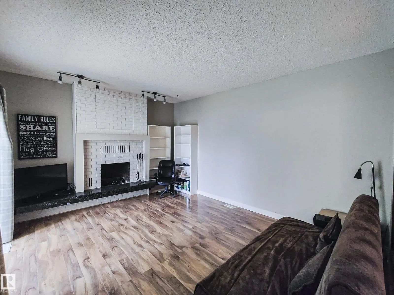 10420 18 AV NW