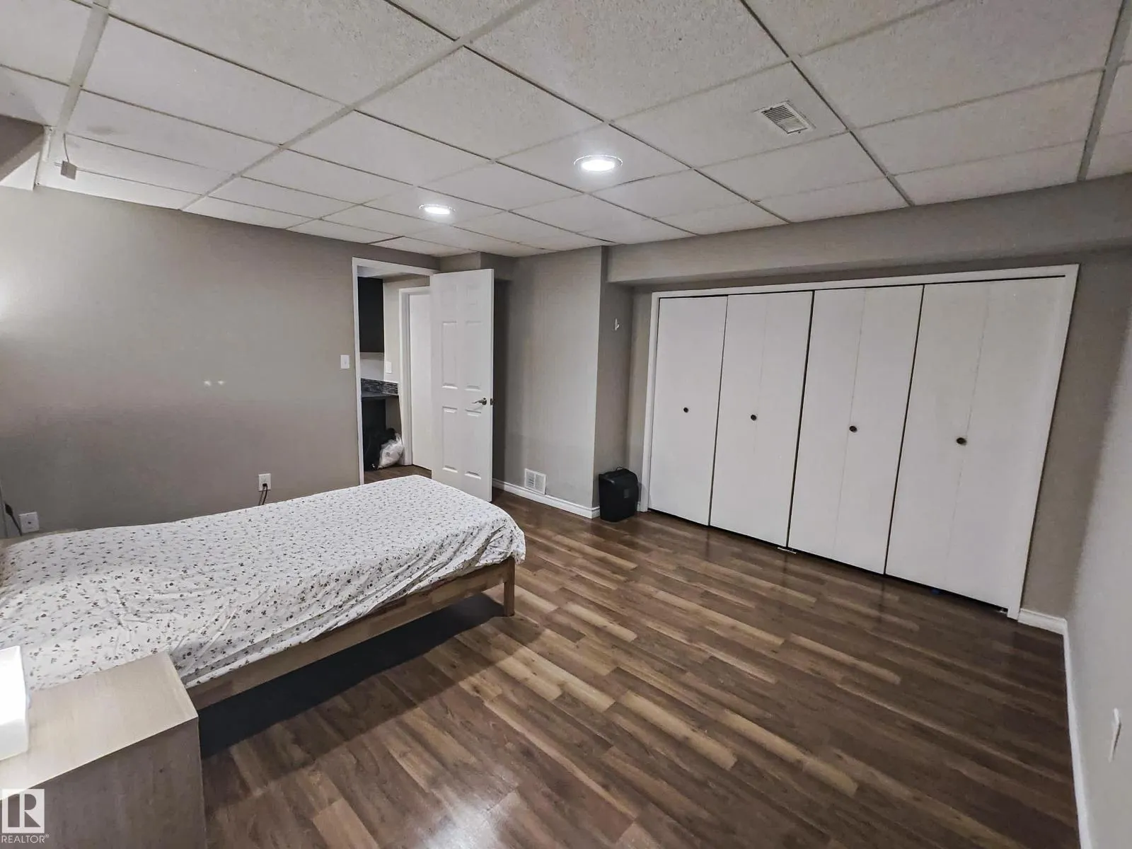 10420 18 AV NW