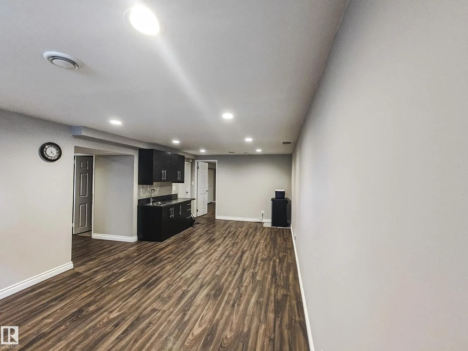 10420 18 AV NW