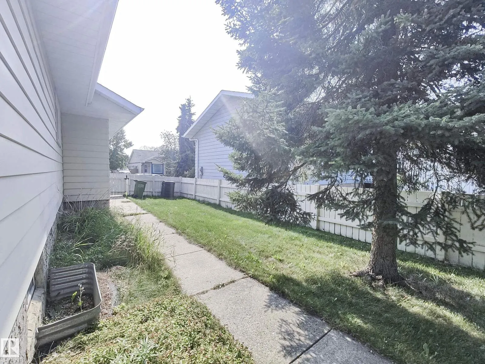 10420 18 AV NW