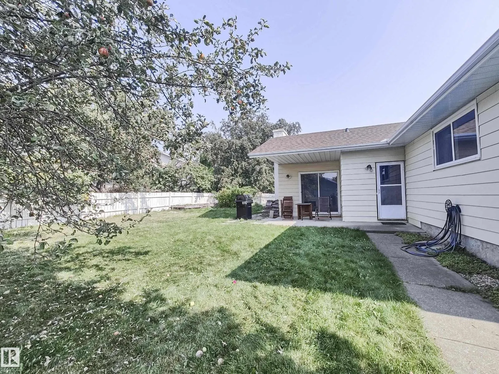 10420 18 AV NW