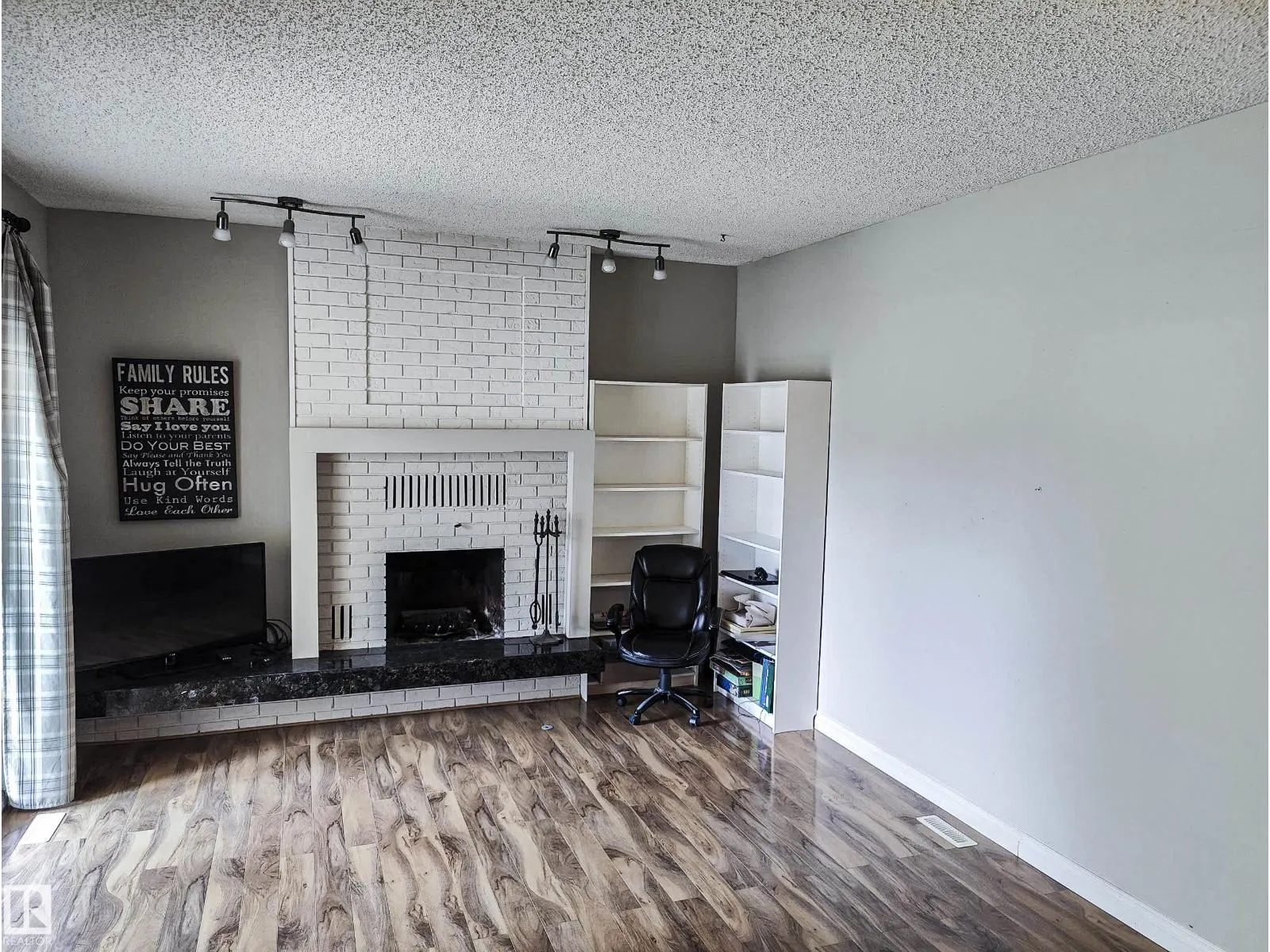 10420 18 AV NW