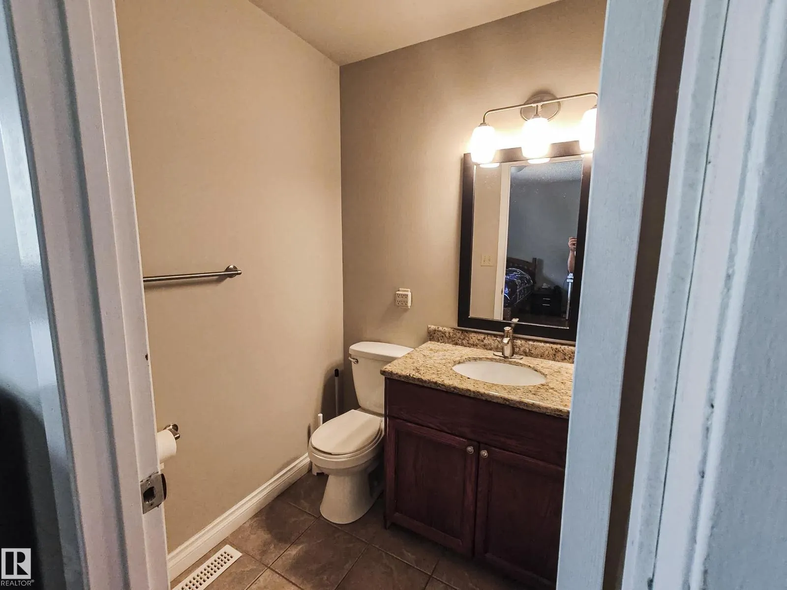 10420 18 AV NW