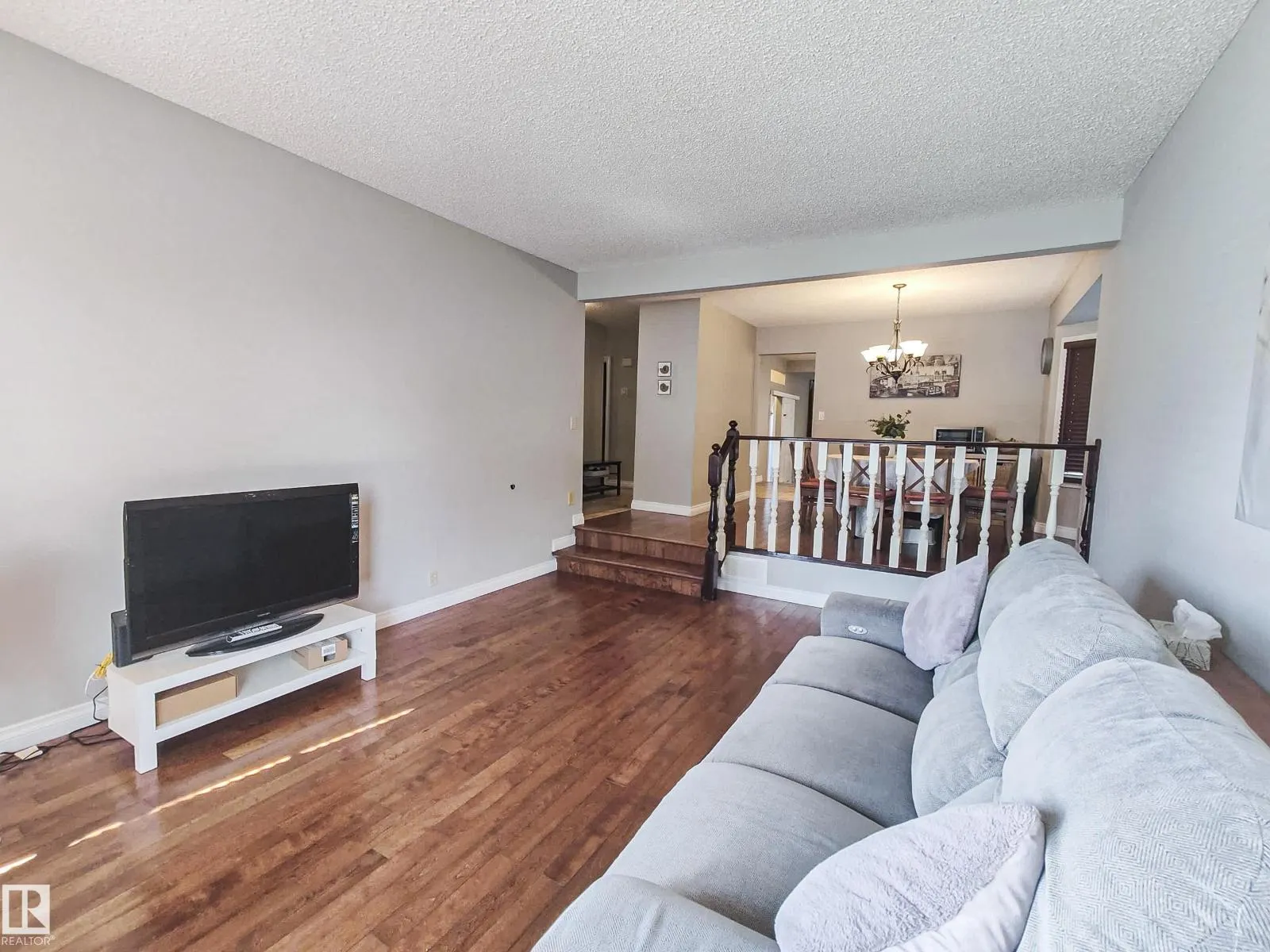 10420 18 AV NW