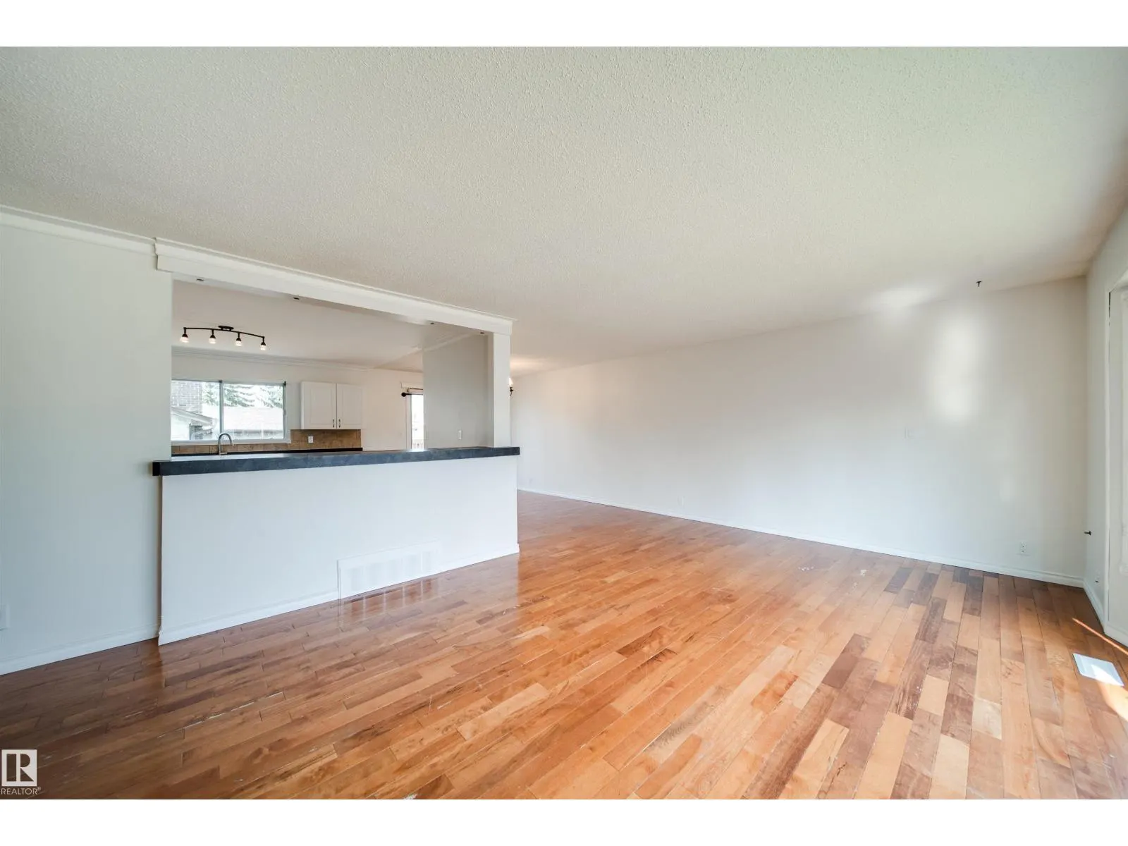 18851 99A AV NW NW