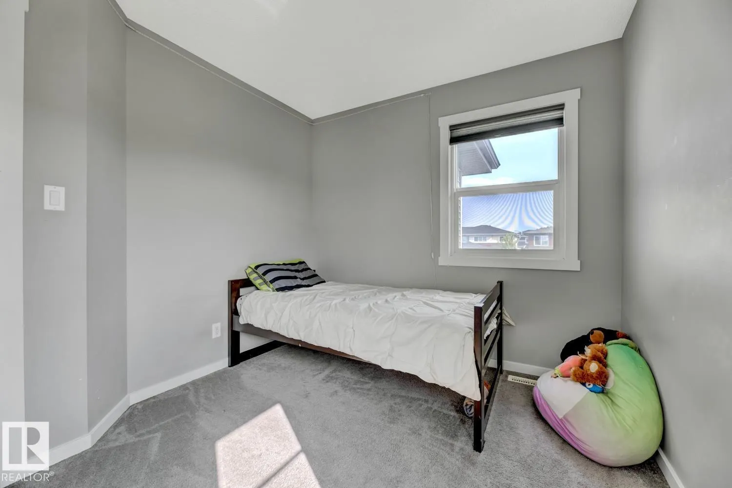 618 40 ST SW
