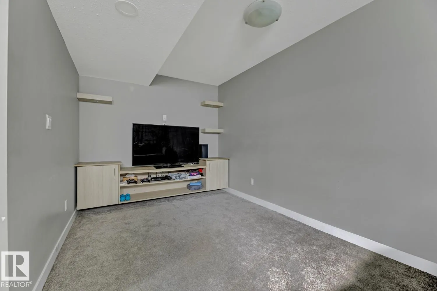 618 40 ST SW