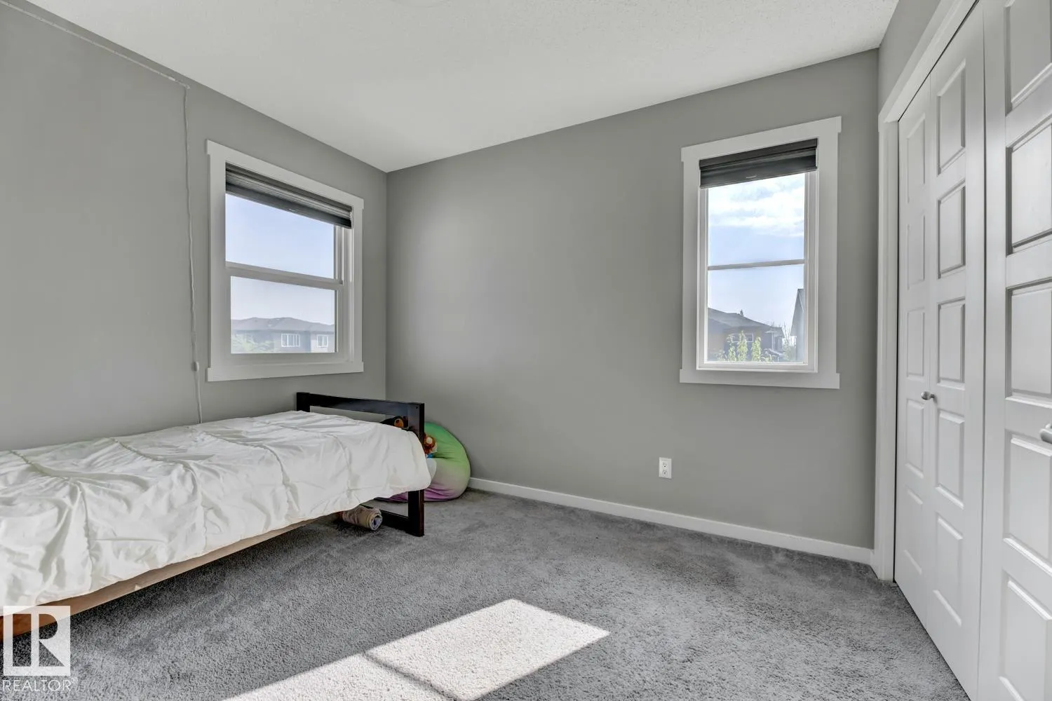 618 40 ST SW
