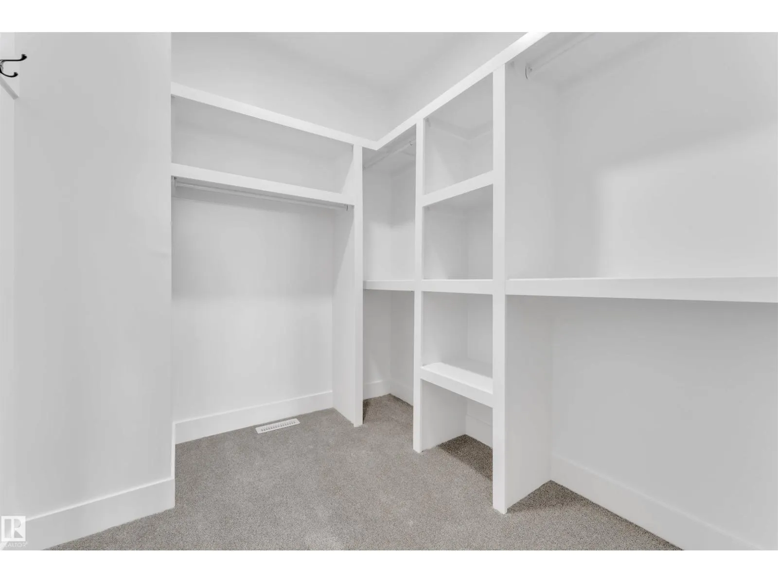 6216 18 ST