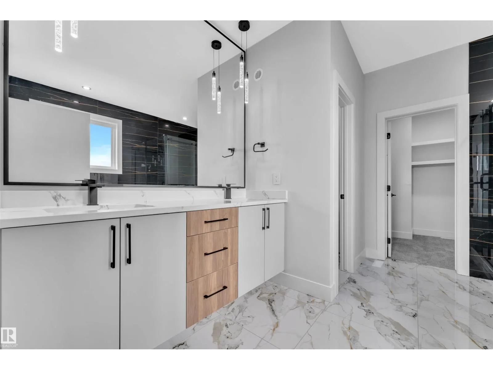 6216 18 ST