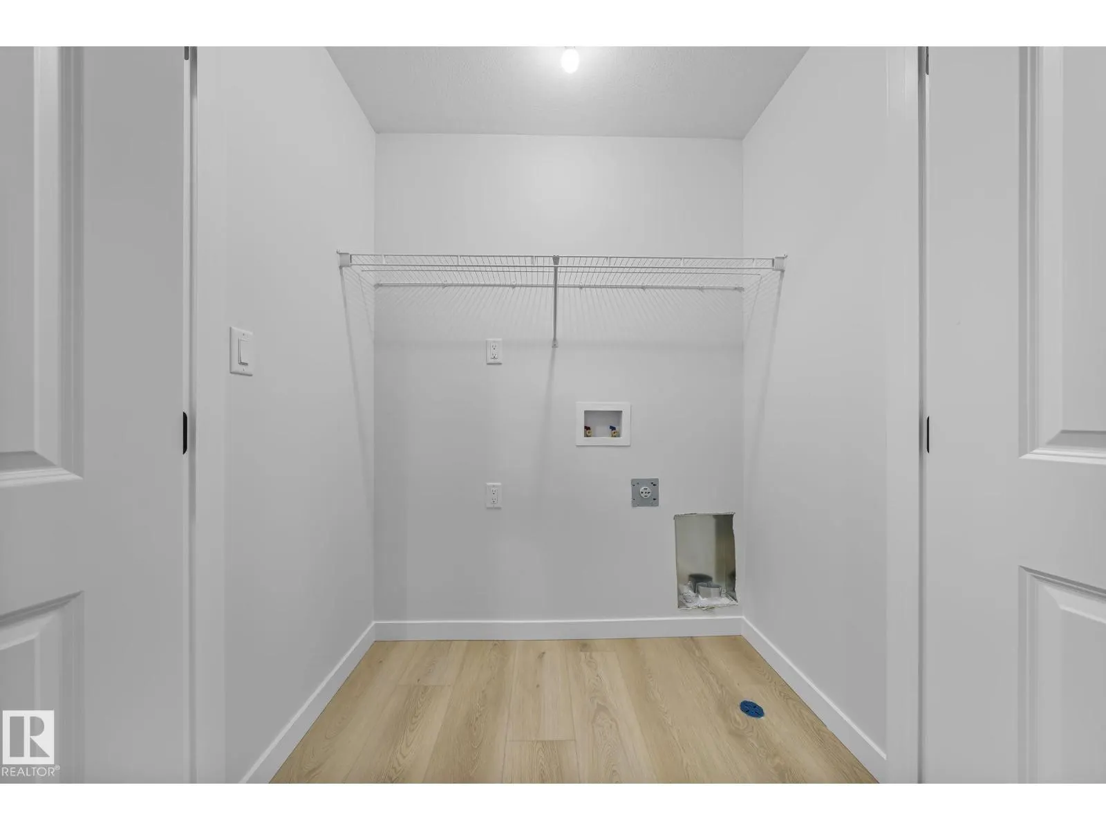 6385 KING WD SW