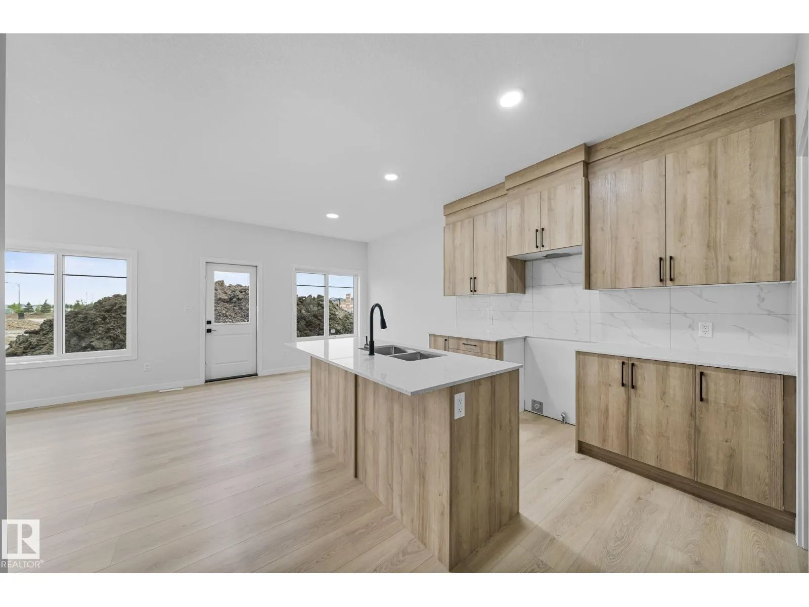 6385 KING WD SW