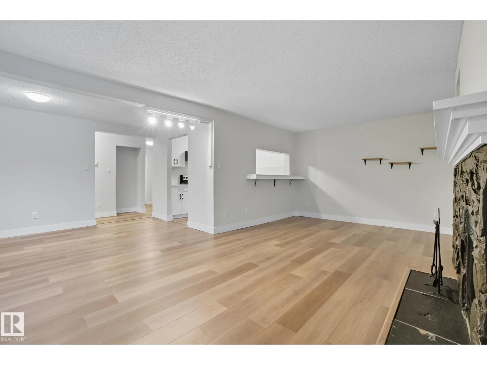 #6 10160 119 ST NW