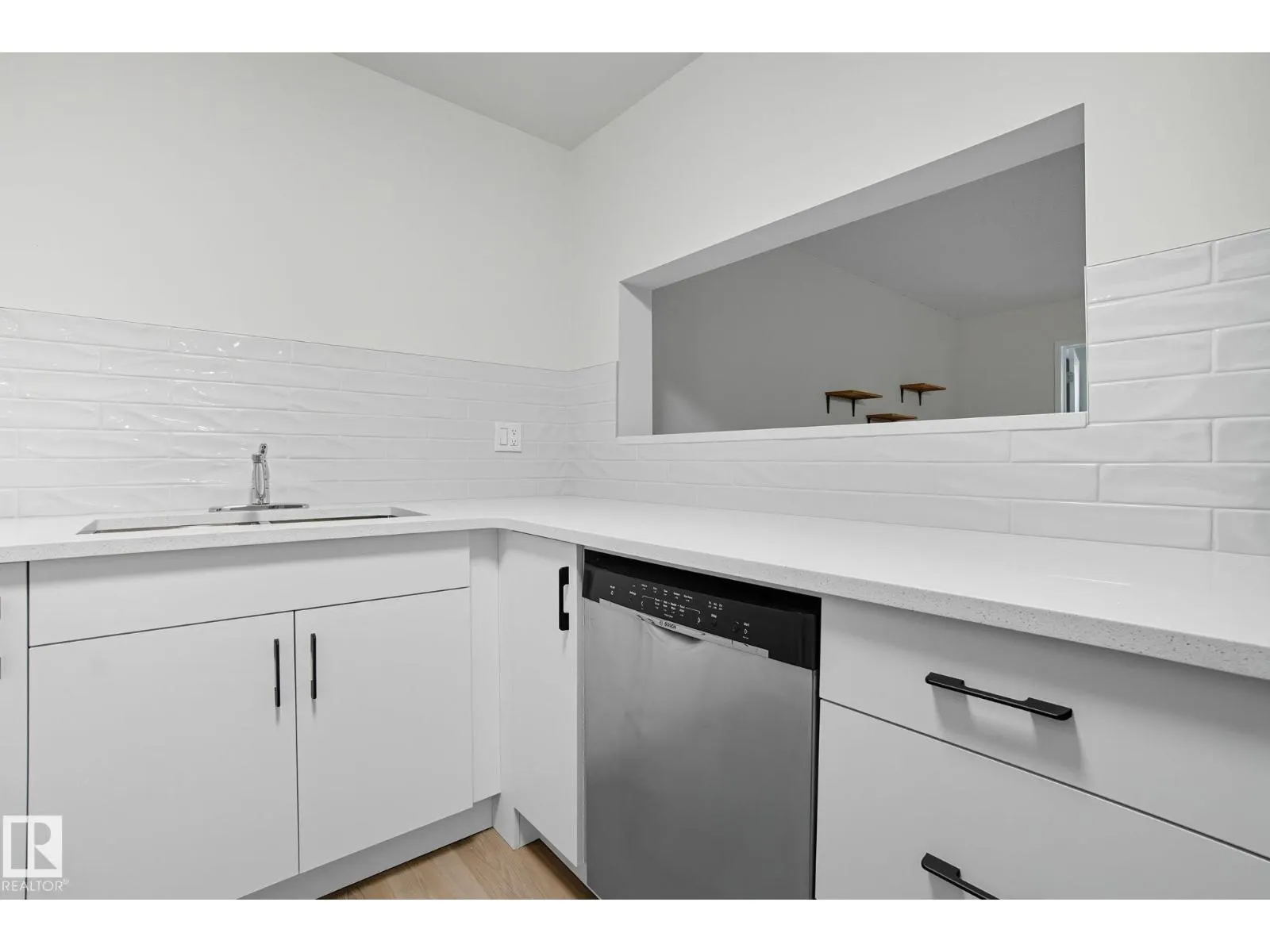 #6 10160 119 ST NW