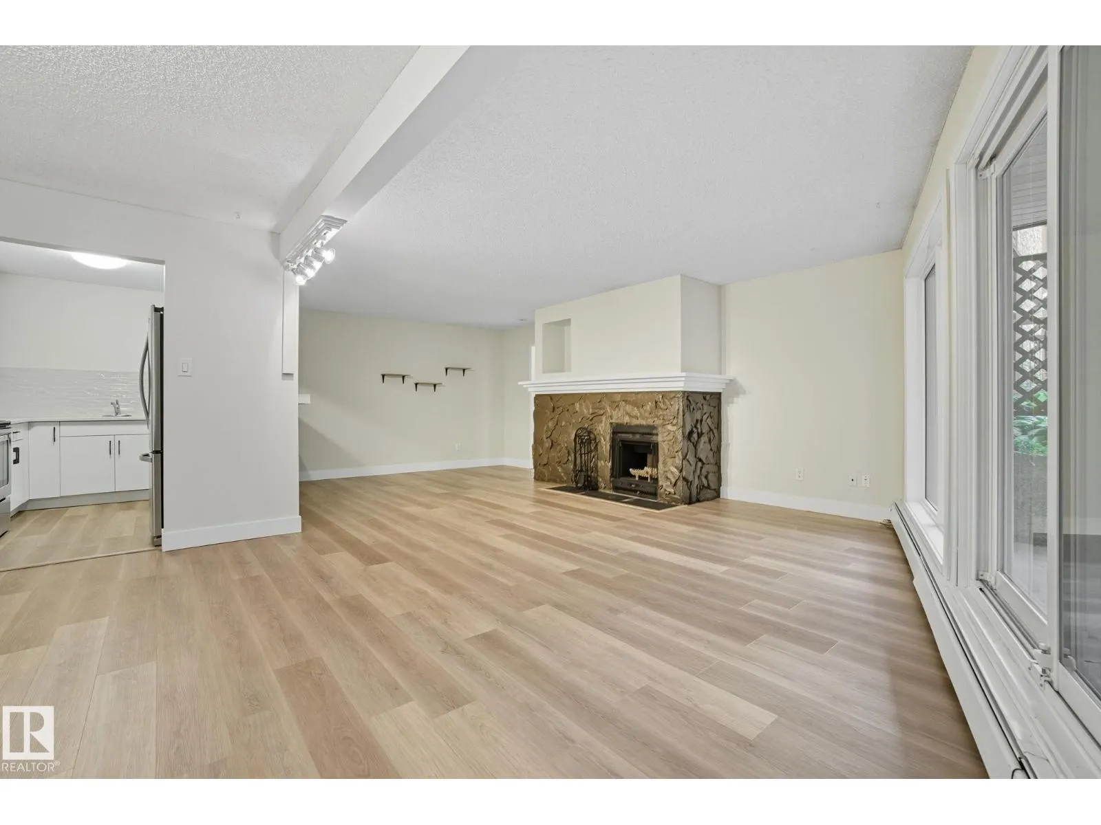 #6 10160 119 ST NW