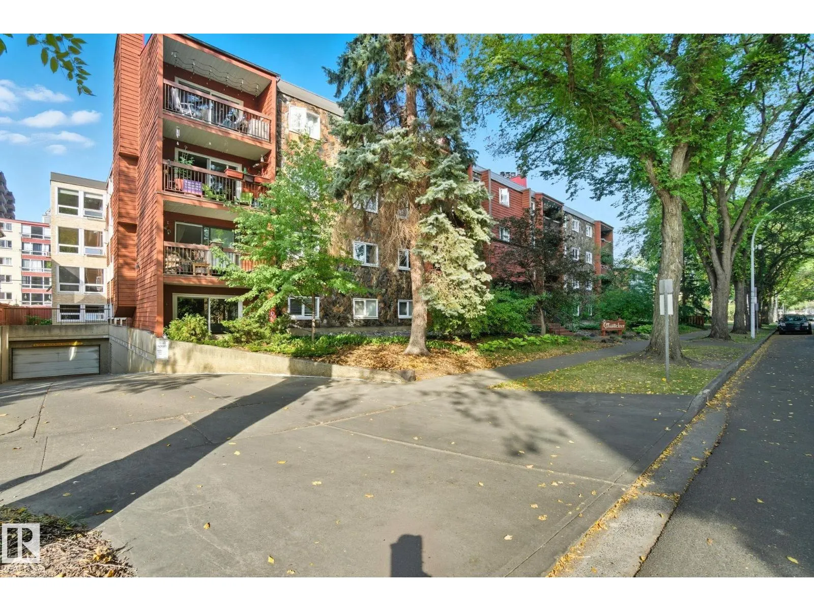 #6 10160 119 ST NW